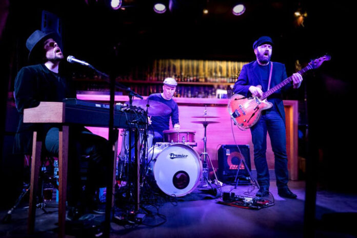 josen-pimea-puoli-keikat Josen pimeä puoli Monkissa. Kuva: Olli Sulin.