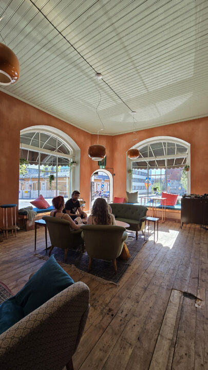 Viinibaari Airo, Tampere