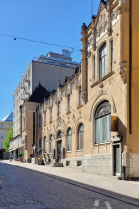 Ravintola Tiiliholvi ja Yo-talo kes&auml;ll&auml; 2024. Kuva: Toni Honko, Kohokohdat.fi