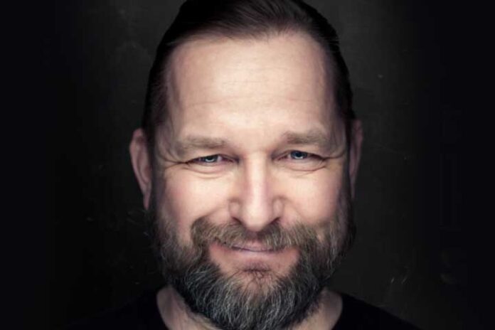 mika-eirtovaara-stand-up Mika Eirtovaara stand up -esitykset Tampereella