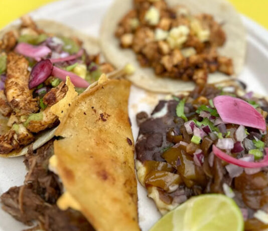 Meksikolaismakuja tarjoileva tacoravintola Ramona avautui vaivihkaa Aleksanterinkadulle Uusi meksikolainen ravintola Tampereella. Ramona avasi Aleksanterinkadulle.