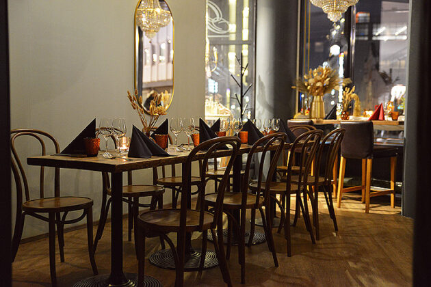 Ravintola Kattilan kabinetti Tampereen keskustassa, aivan Keskustorin kulmilla