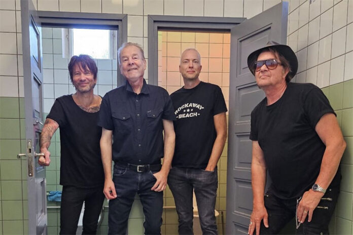 pojat-punk-bandi-keikat Kirjasto on punk: Pojat