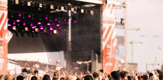 Huippusuosittu Radio Nova Festivaali järjestetään upeissa maisemissa Tampereen Santalahden rantapuistossa 13.–14. kesäkuuta 2025.