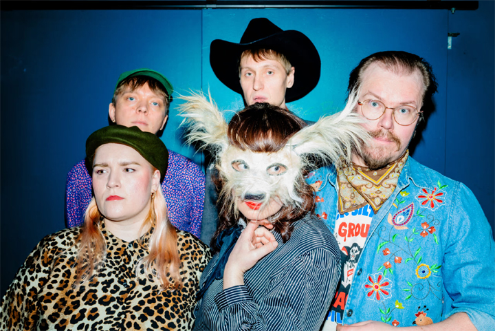 Litku Klemetti on Sanna Klemetin hurja alter ego ja viisihenkinen yhtye, jonka keikoilla viihtyvät niin musafanit kuin heidän mutsitkin.