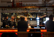 Ravintolatarjoukset Tampereella – hyödynnä myös hotellien kampanjat Boomers on uusi baari Tampereella. Tampereen uudet ravintolat