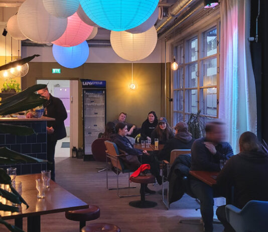 Atmos Brewing & Taproom – Tampereen uusi musisoiva olutkulttuurihelmi tarjoaa yli kymmenen hanatuotteen valikoiman Atmos Brewing - Panimobaari ja taproom Tammelassa. Kuva: Toni Honko, Kohokohdat.fi