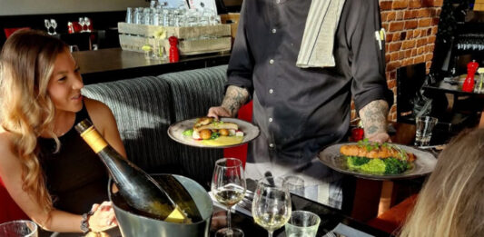 Grill It! Paja on ravintola tornin juurella ja rautatieaseman lähellä Tampereella.