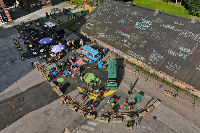 hiedanrannan-katuruoka-alue-tehtaan-terassi-tampere Hiedanrannan katuruoka-alue-Tampereella on nimeltään Tehtaan terassi.