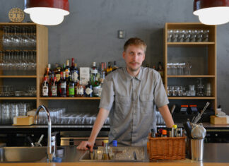 Suomen paras baarimestari ja paras uusi cocktailbaari – Juho Tuppurainen toi tuplavoiton Tampereelle Pitkän Päivän ilta -cocktailbaari ja kahvila Tampereella