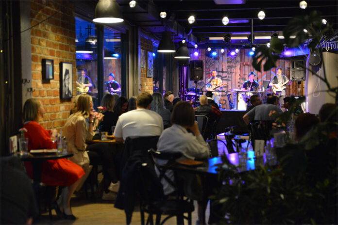 huurre-keikat-tampere Pikkujoulut ja keikat Huurteessa. Vuokraa koko ravintola omaan käyttöön