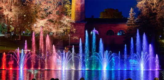 Tampereen Valoviikot, Tanssivat vedet.