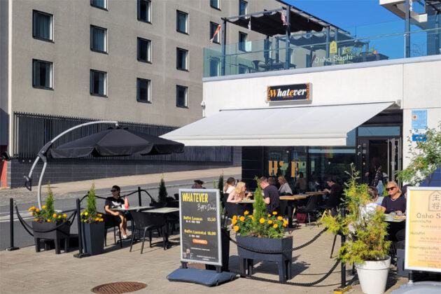 Suosittu kes&auml;terassi Tampereen Tammelassa