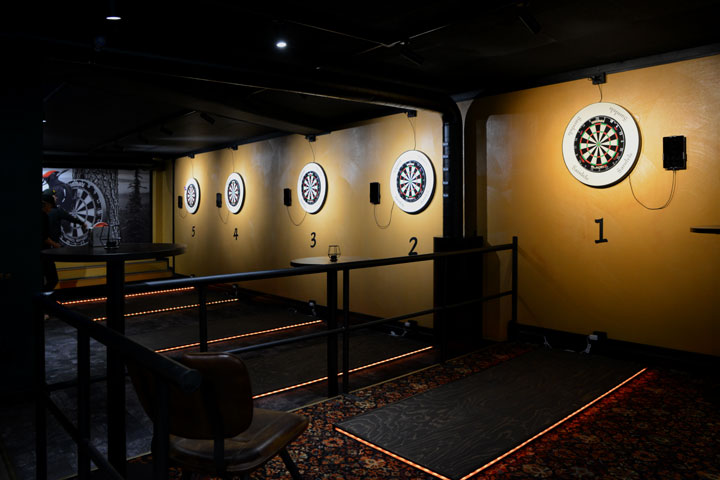 Palokärki tikkabaari Tampereella. Kauppakadun baarit uusi 2025