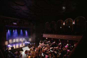 Show & Dinner: Komediateatterin Palatsi