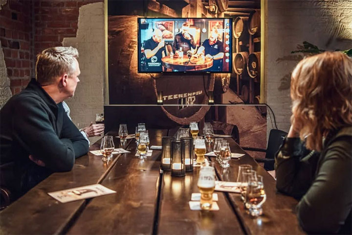 Teerenpelin kabinetit Tampereella.