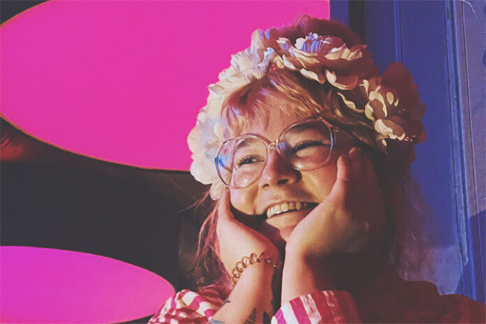 dj-sara-maaria-keikat DJ Sara-Maaria on aloittanut DJ-uransa vuonna 2017 Tampereella Tullikamarin Klubilla, ja jo seuraavana vuonna hänestä tuli yksi talon vakituisista DJ:stä.