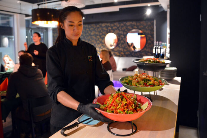purebite-lounge-juhlatila-tampereen-tammelassa-synttarit-kabinetissa Purebite Lounge on uusi juhlatila Tampereen Tammelassa. Synttärit thaimaalaisin herkuin.