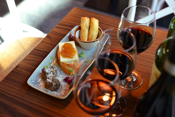 winebistro-1910-kolme-tapasta-kolme-viinia-tasting-tampere