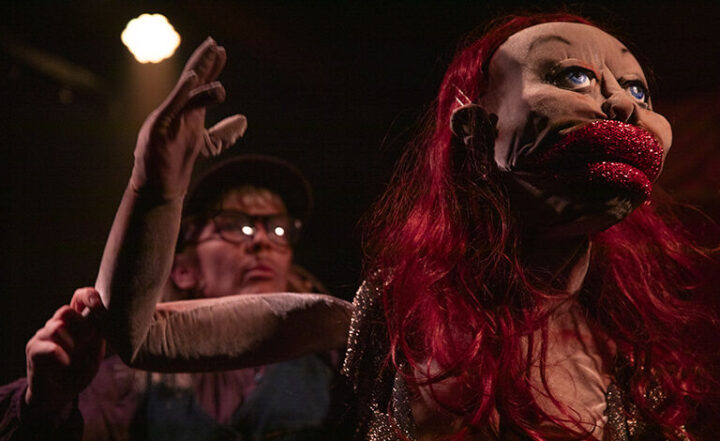 Teatteri Telakka vierailu: Angelika ja kuumat paikat
