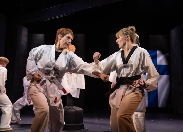 Musta jää Tampereen Teatterin ensi-ilta