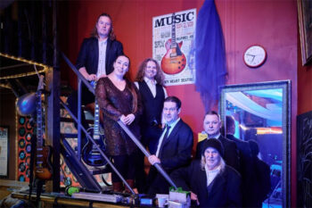 Suuret Pikkujoulut: Piritta & The Ring Fingers, Salmela Group, stand up -koomikko