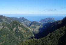 Levadavaellus Madeiralla johtaa kohisevalle Riscon ja 25 levantesin vesiputouksille