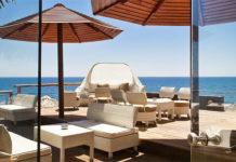 Santorinin hiekkarannat: Eros beach ja Theros Wave Bar