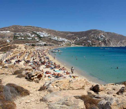 Mykonoksen rannat Kreikan saaristossa: Elia Beach Elia Beach Mykonos - Mykonoksen hiekkarannat