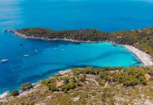 Elban rannat: Fetovaian vaaleahiekkainen vesiparatiisi Fetovaian ranta Elban saarella Italian Toscanassa