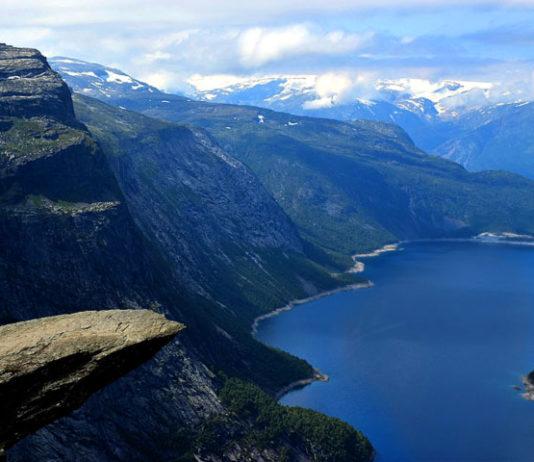 Trolltunga on seikkailijapatikoijan ikonimainen kohde Norjassa