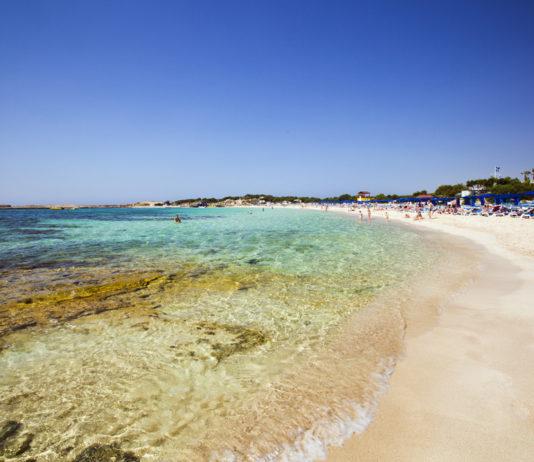 Uusi rantakatu ja satama Ayia Napassa