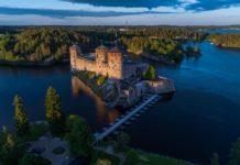 Tuula Hällström ja Tuuli Takala konsertoivat Savonlinnasalissa