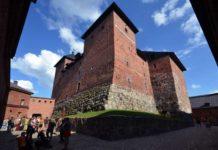 Hämeen linna komeissa kansallismaisemissa Hämeen linna