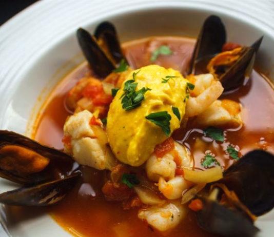 Isä Camillosta Suomen parasta kalakeittoa – bouillabaisse hurmasi herkullisuudellaan