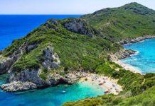 Näköalavaelluksen arvoinen Korfun kaksoisranta – Porto Timoni beach