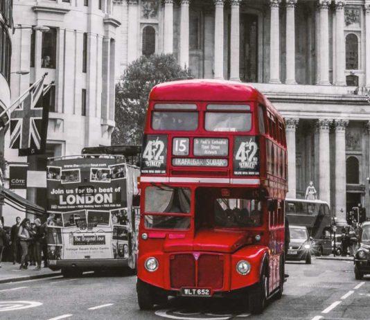 Legendaarisella kaksikerrosbussilla Lontoossa