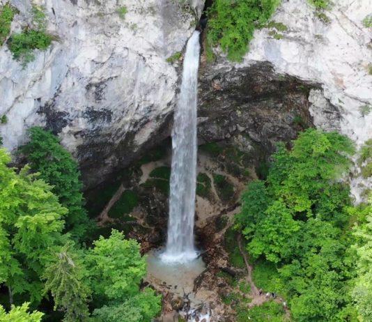 Wildensteinerin vesiputous Itävallassa