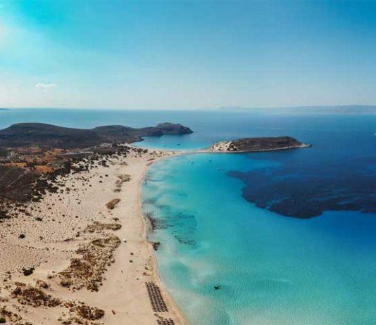 Paralia Simos Kreikassa Peloponnesoksen niemimaan tuntumassa