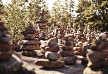 Ahvenanmaan luoliin ja rotkoihin – Grottstigenin luolapolku johtaa seikkailijan lopulta Getan rannoille