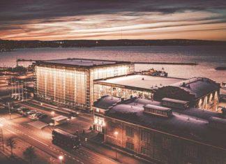 Sibeliustalo – suomalaisen metsän ja teollisen historian arkkitehtuurin innoittama tapahtumatalo Sibeliustalo Lahdessa. Kuva KOKO Lahti