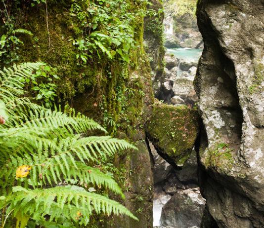 Tolminin rotko vie syvälle Slovenian vuoristoalueen virtaavaan uumaan