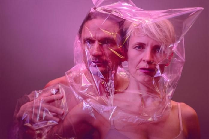 JoJo esittää: Riikka Puumalainen & Antti Puumalainen: A Couple of Humans