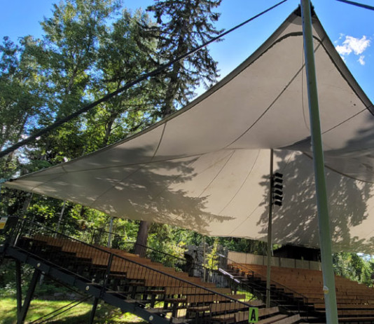 Hämeenlinnan Uusi Kesäteatteri: Ihmisen poika -musiikkikomedia kesällä 2025 Hämeenlinnan Uusi kesäteatteri