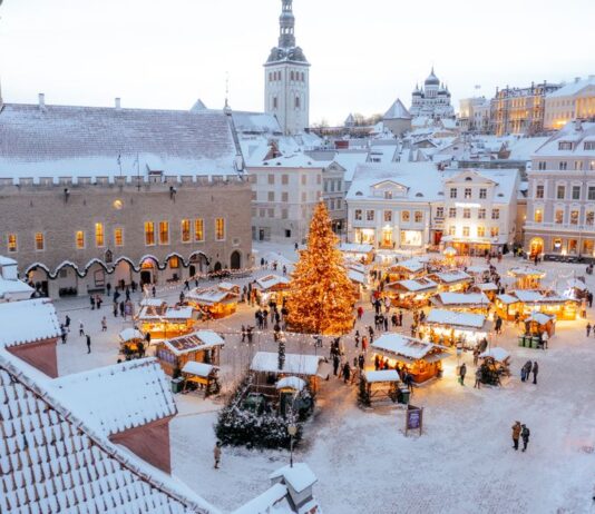 Viron tunnelmallisimmat joulutorit ja -tapahtumat Viron joulutorit
