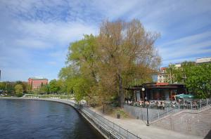 Koskipuiston Rosso Tampereella on yksi Suomen vanhimmista. Ensimmäinen Rosso avattiin Lahden keskustaan vuonna 1978. 