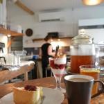 Cafe Pispalassa on aina vaihtuvia, toinen toistaan herkullisempia omatekoisia kaakkuja ja jälkihyviä.